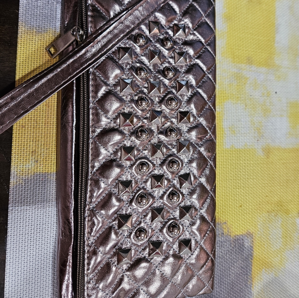 Wrist purse